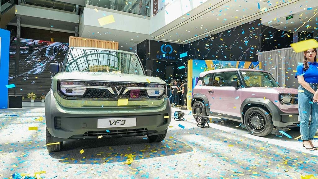 Giá xăng chạm mốc 50.000 đồng/lít, VinFast VF 3 bất ngờ 'cháy hàng' tại quốc gia láng giềng Việt Nam? - Ảnh 1