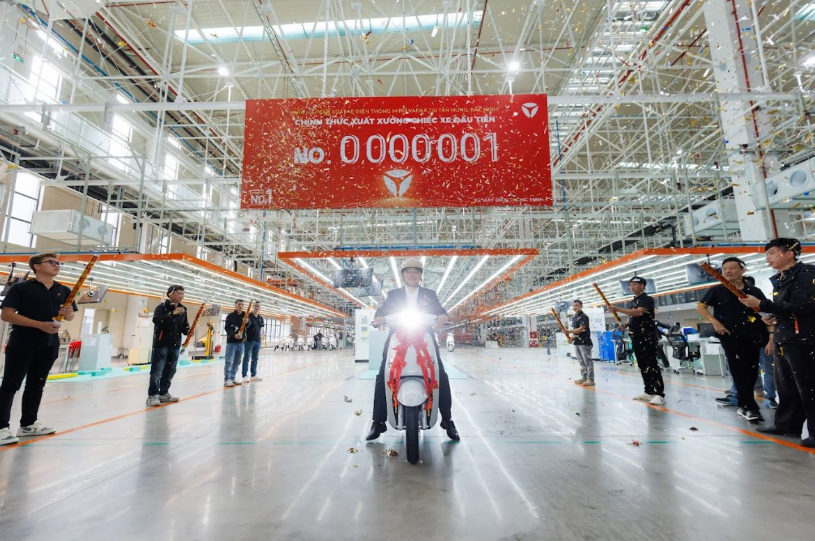 Tham vọng 2 triệu xe và 'con bài' Grab: YADEA có đang dùng 100 triệu USD để thay đổi hoàn toàn cuộc chơi xe ôm công nghệ tại Việt Nam? - Ảnh 1