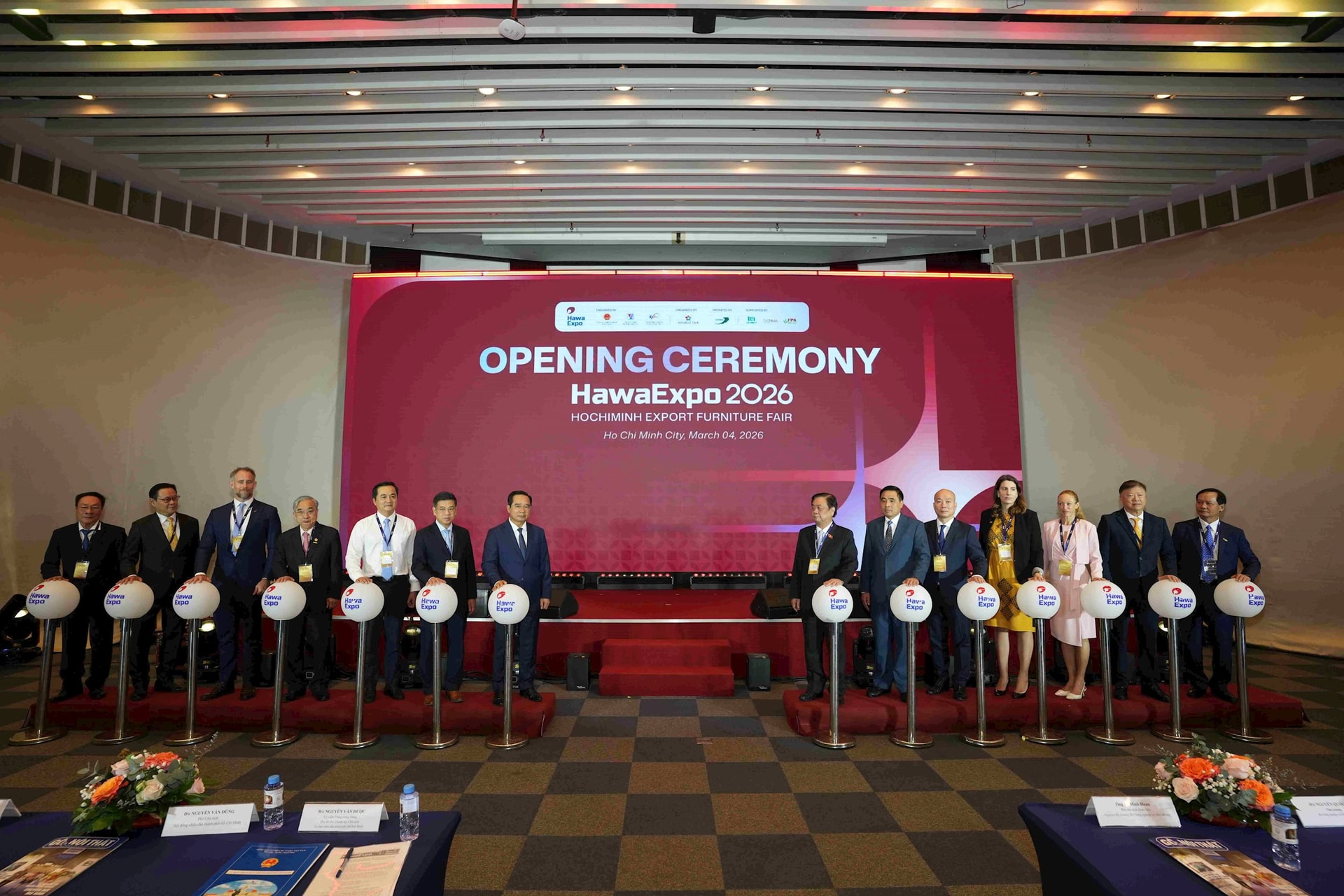 Thu 1,6 tỷ USD trong tháng đầu năm, vì sao doanh nghiệp nội - ngoại ngành gỗ vẫn chưa thể yên tâm? - Ảnh 1