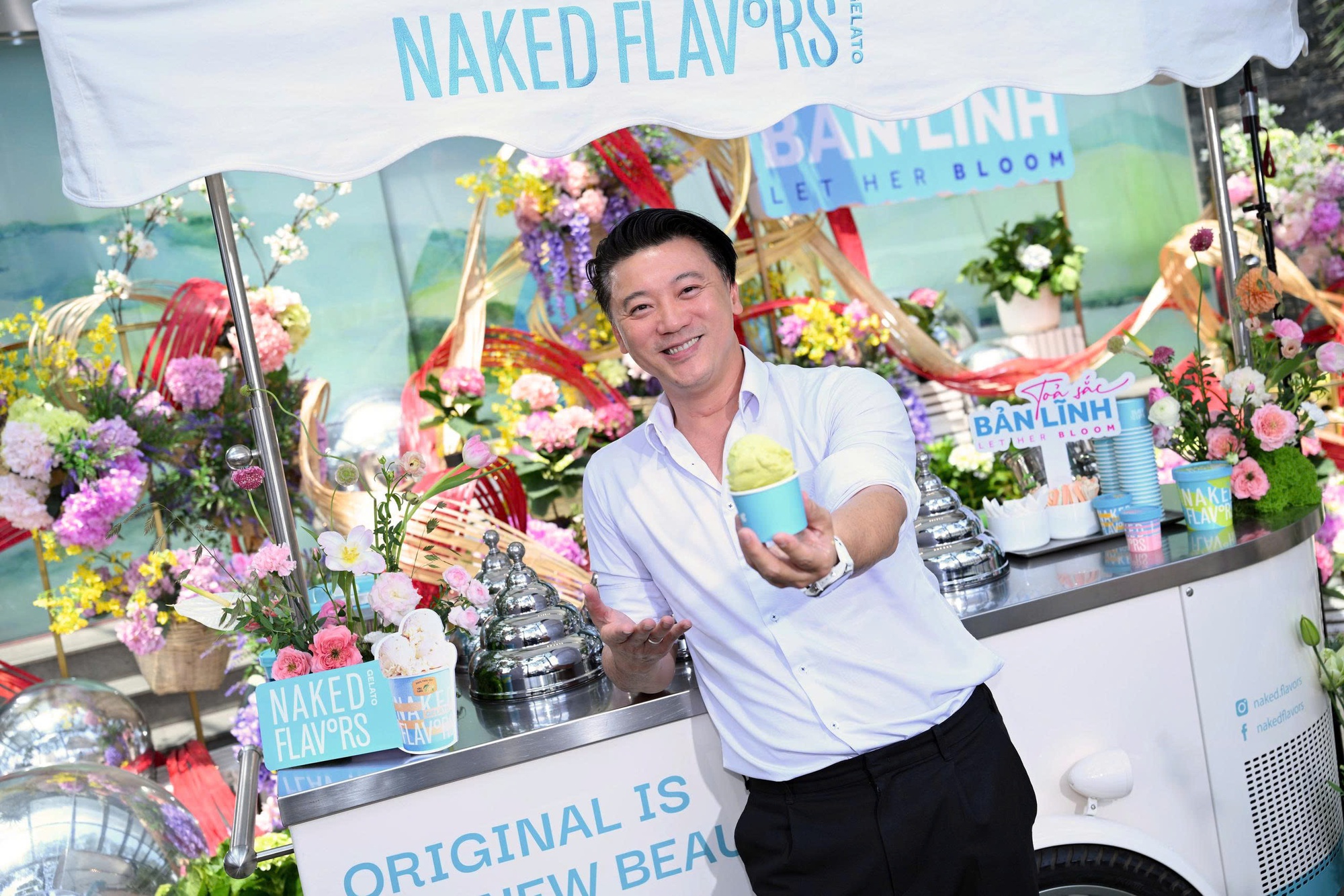 Khoảnh khắc ấm áp: 8 "soái ca" quyền lực của ACB lần đầu tiên cùng xuất hiện phát kem trong 3 giờ đồng hồ tặng nhân viên nữ nhân dịp 8/3 - Ảnh 3