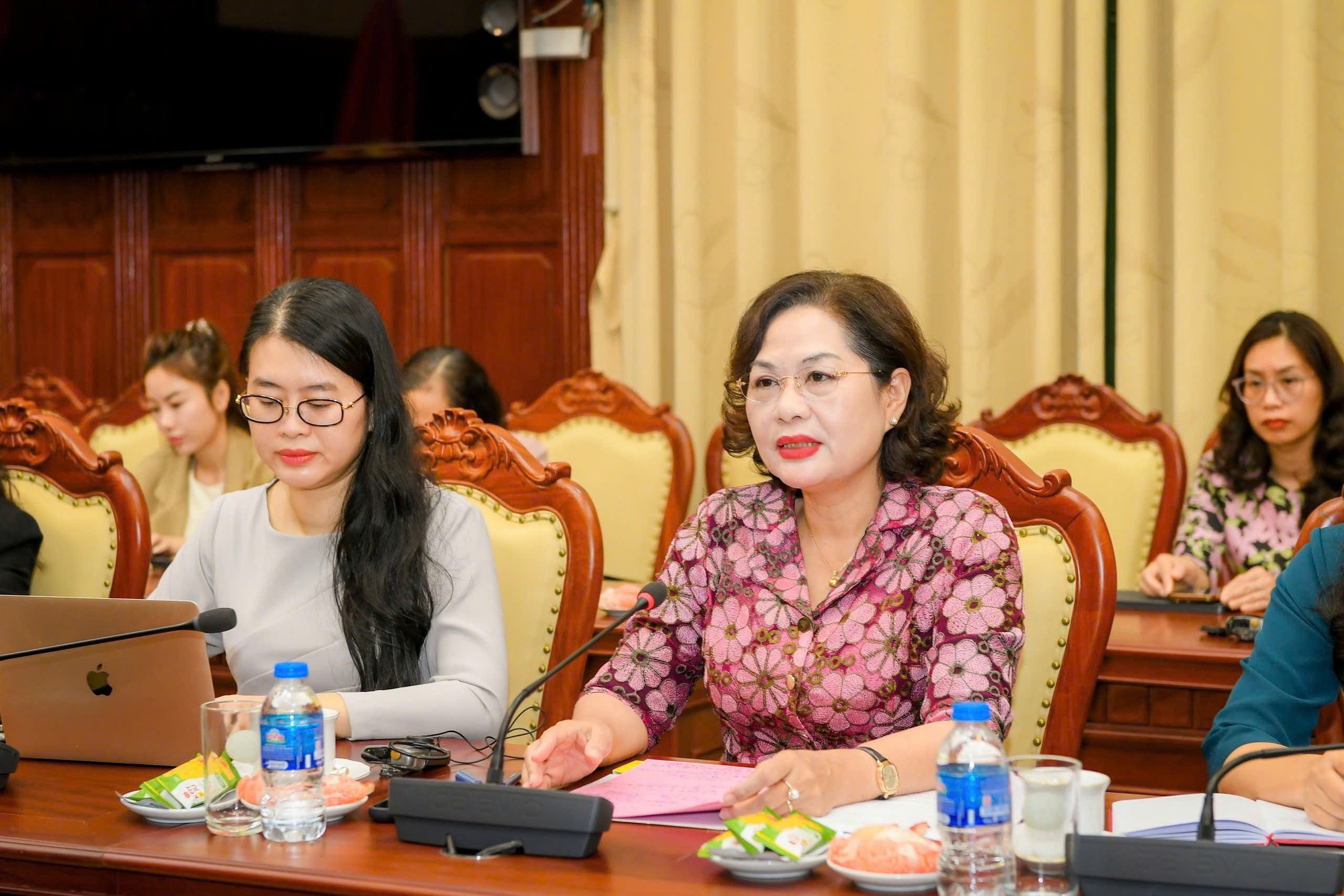 Thống đốc Nguyễn Thị Hồng: Việt Nam không đánh đổi ổn định kinh tế vĩ mô để lấy tăng trưởng trong ngắn hạn - Ảnh 2