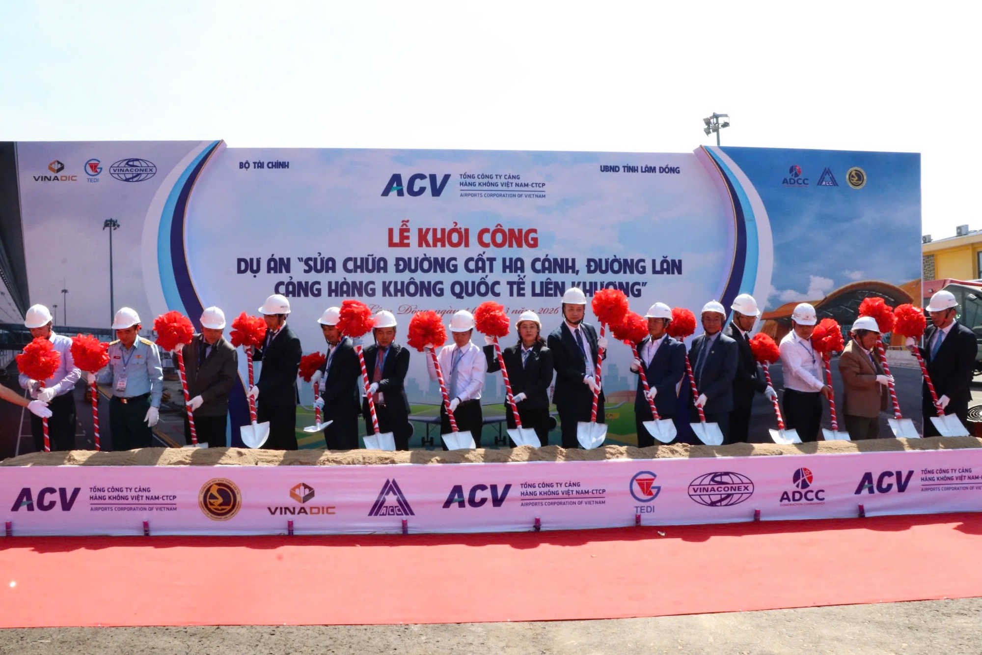 Chính thức khởi công dự án hơn 1.000 tỷ đồng nâng cấp một sân bay quốc tế của Việt Nam - Ảnh 1