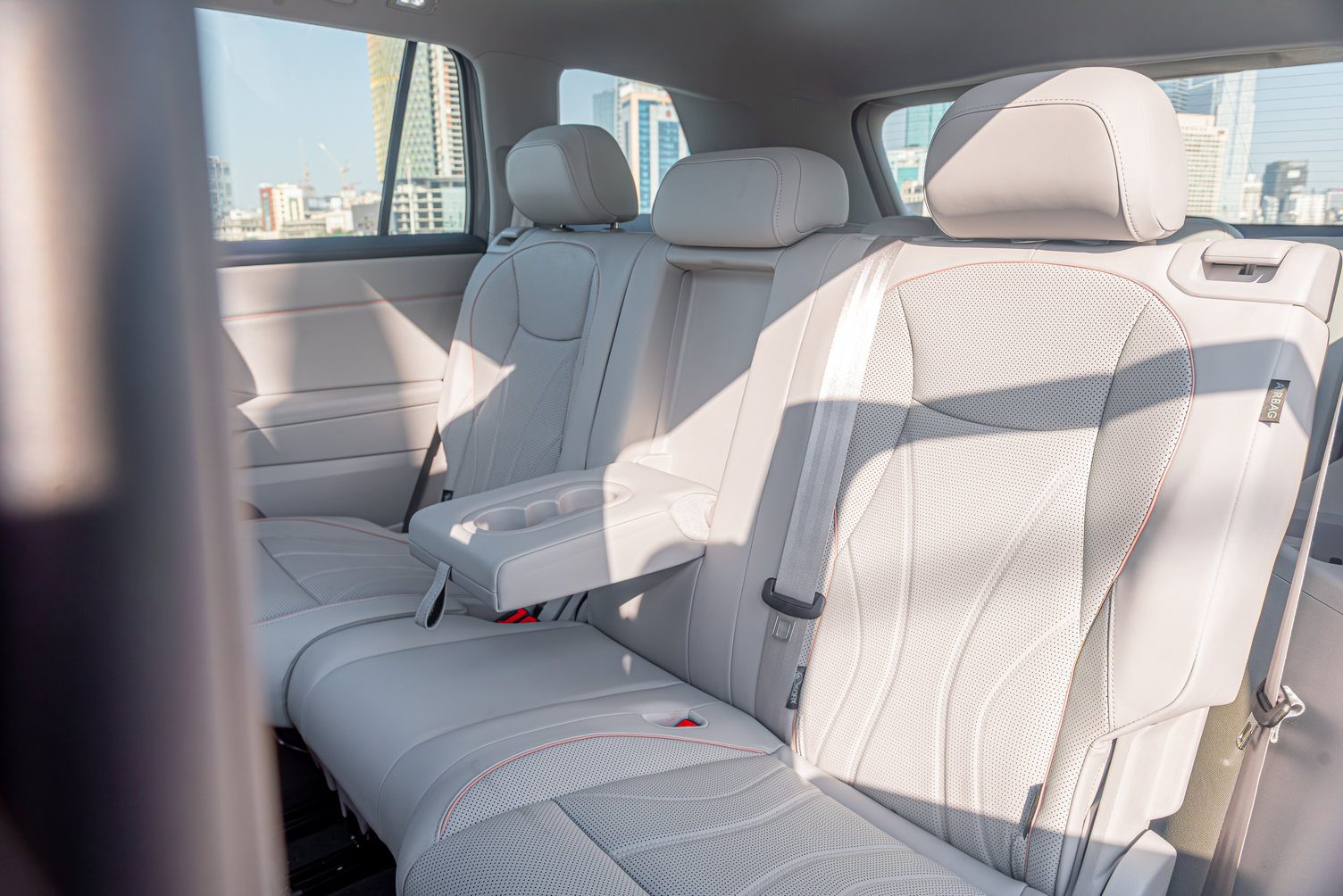 Volkswagen Teramont Pro ra mắt Việt Nam: Có ghế 'nữ hoàng' duy nhất phân khúc, muốn lăn bánh phải chi hơn 3 tỷ - Ảnh 3