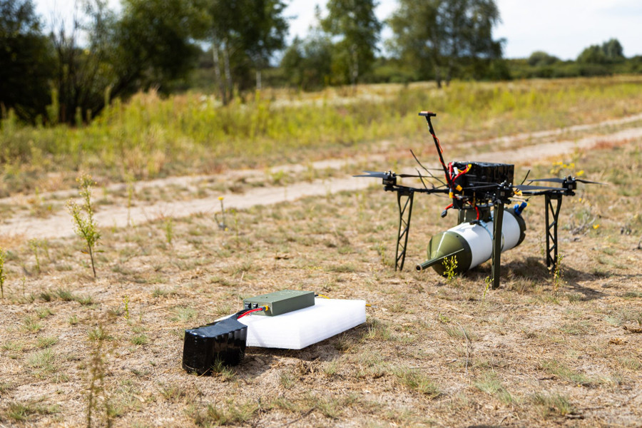 Starlink đã... rẻ hơn cả một cuộn cáp quang điều khiển máy bay không người lái - Ảnh 2