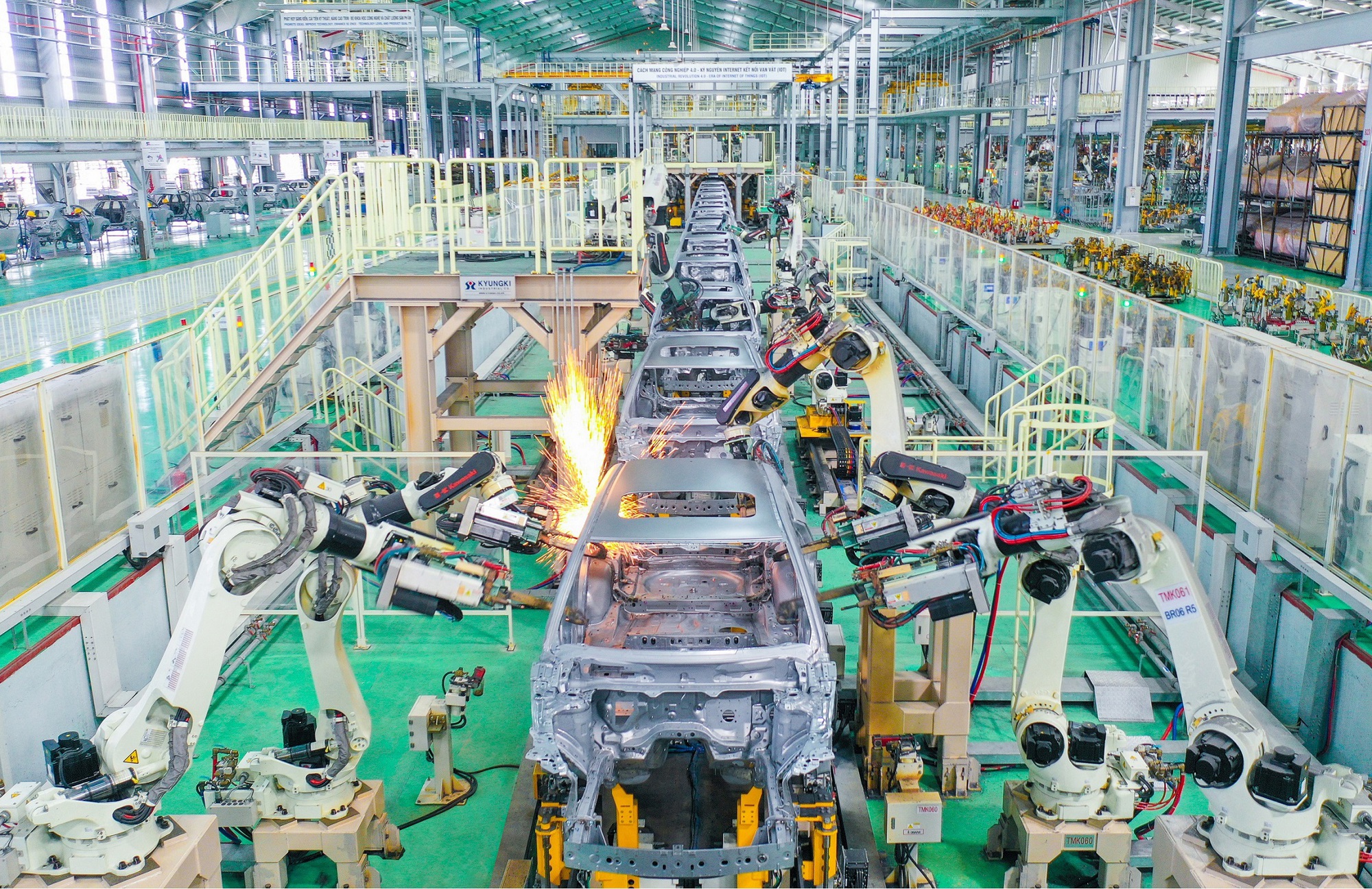 Những ‘điểm nghẽn’ cần lời giải khi tỷ phú Trần Bá Dương làm ô tô thương hiệu riêng - Ảnh 4