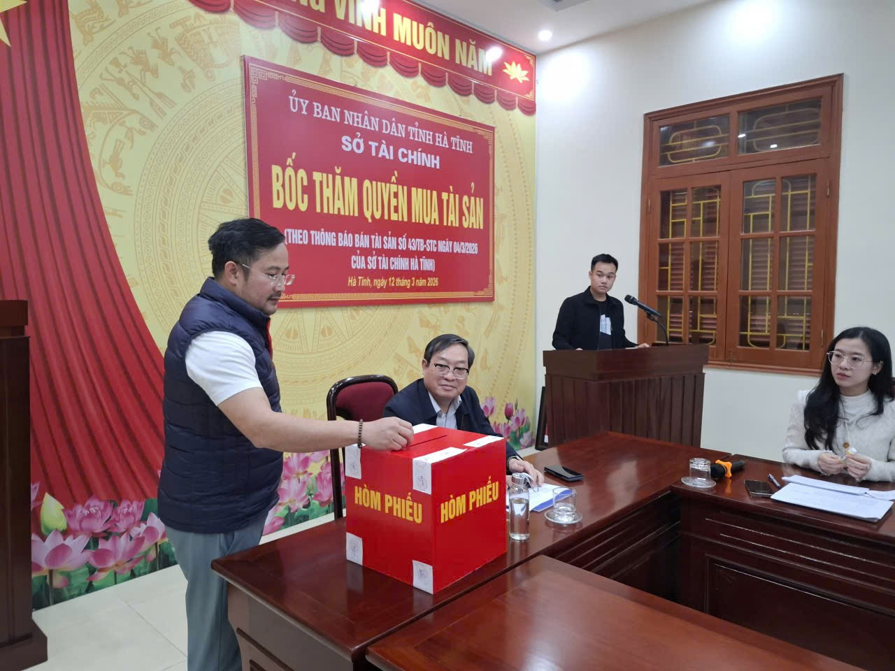 30kg vàng ở Hà Tĩnh đã có người mua giá hơn 142 tỷ đồng - Ảnh 3