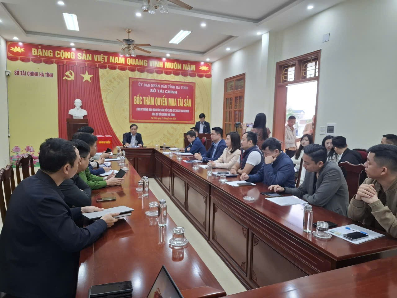 Lộ diện người vừa mua 30kg vàng của tỉnh Hà Tĩnh - Ảnh 2