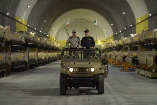 Iran xây 'thành phố tên lửa' bí mật suốt nhiều năm: Xung đột bùng nổ, Mỹ – Israel đánh thẳng... cửa hầm - Ảnh 2