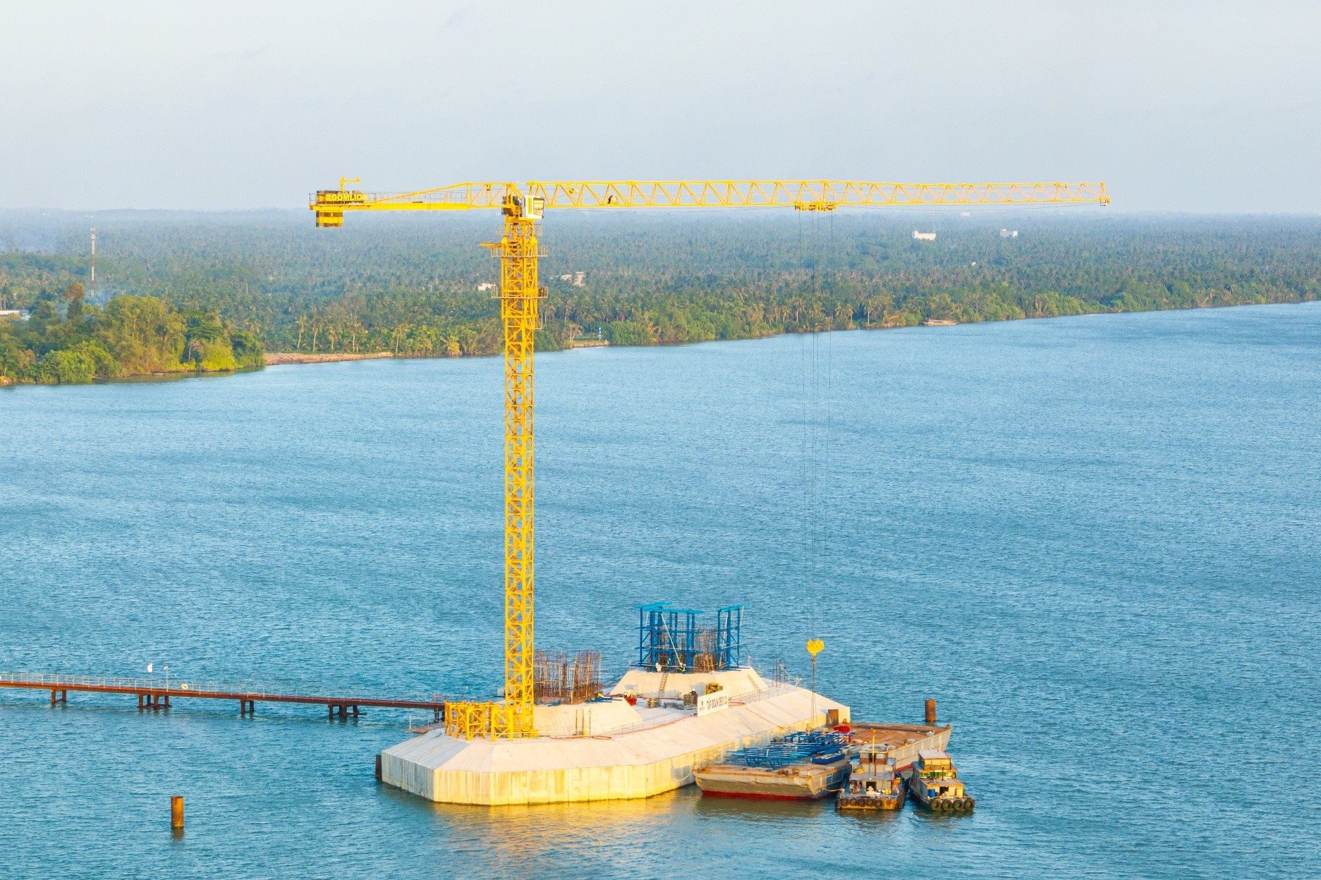 Công trường cầu Đại Ngãi 1 gần 4.000 tỷ đồng tăng tốc giữa áp lực chi phí và khan hiếm vật liệu - Ảnh 3