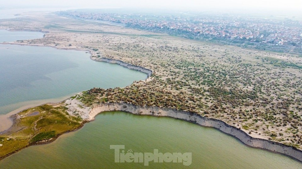 Hà Nội mở quyền khai thác 16 mỏ cát không qua đấu giá phục vụ công trình trọng điểm - Ảnh 1