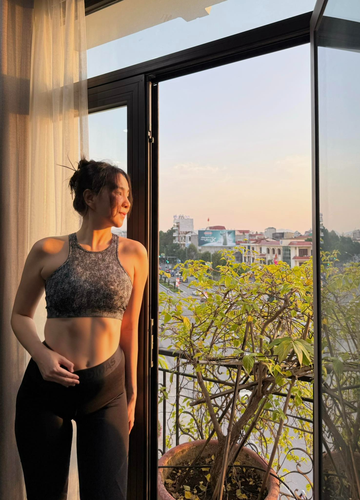 Hôn nhân của người đẹp VTV với chồng kém tuổi trong tòa nhà bề thế ở Bắc Ninh: Một bức ảnh hé lộ cuộc sống hiện tại - Ảnh 7