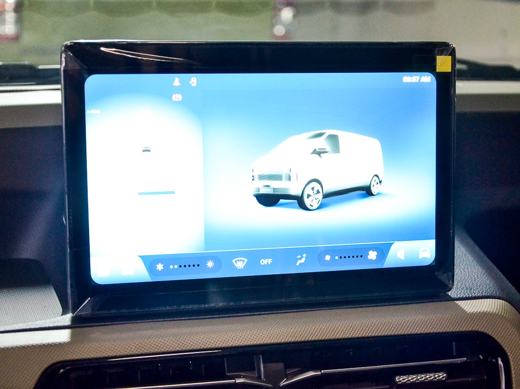 Xe điện lạ bất ngờ xuất hiện trong nhà máy ô tô ở Huế của hãng Việt: Đi bao xa, giá thế nào? - Ảnh 13