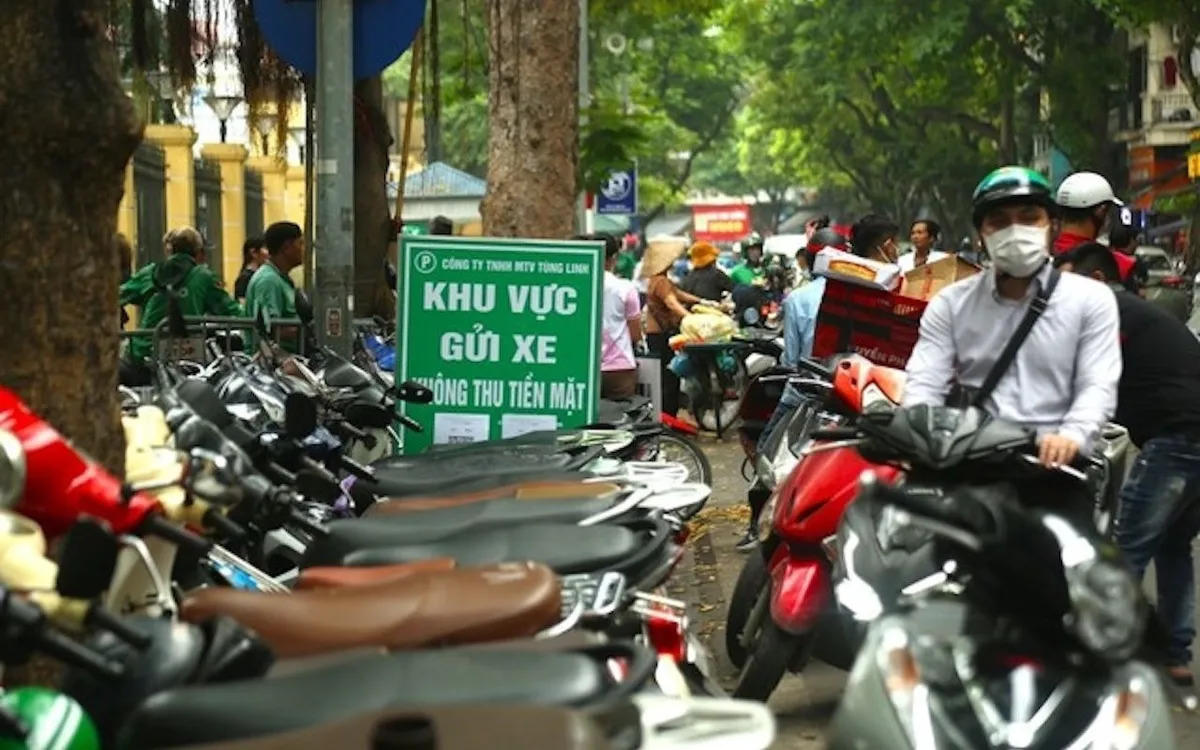 Giá xăng giảm sâu: Tài xế phấn khởi, trạm xăng vắng khách - Ảnh 4