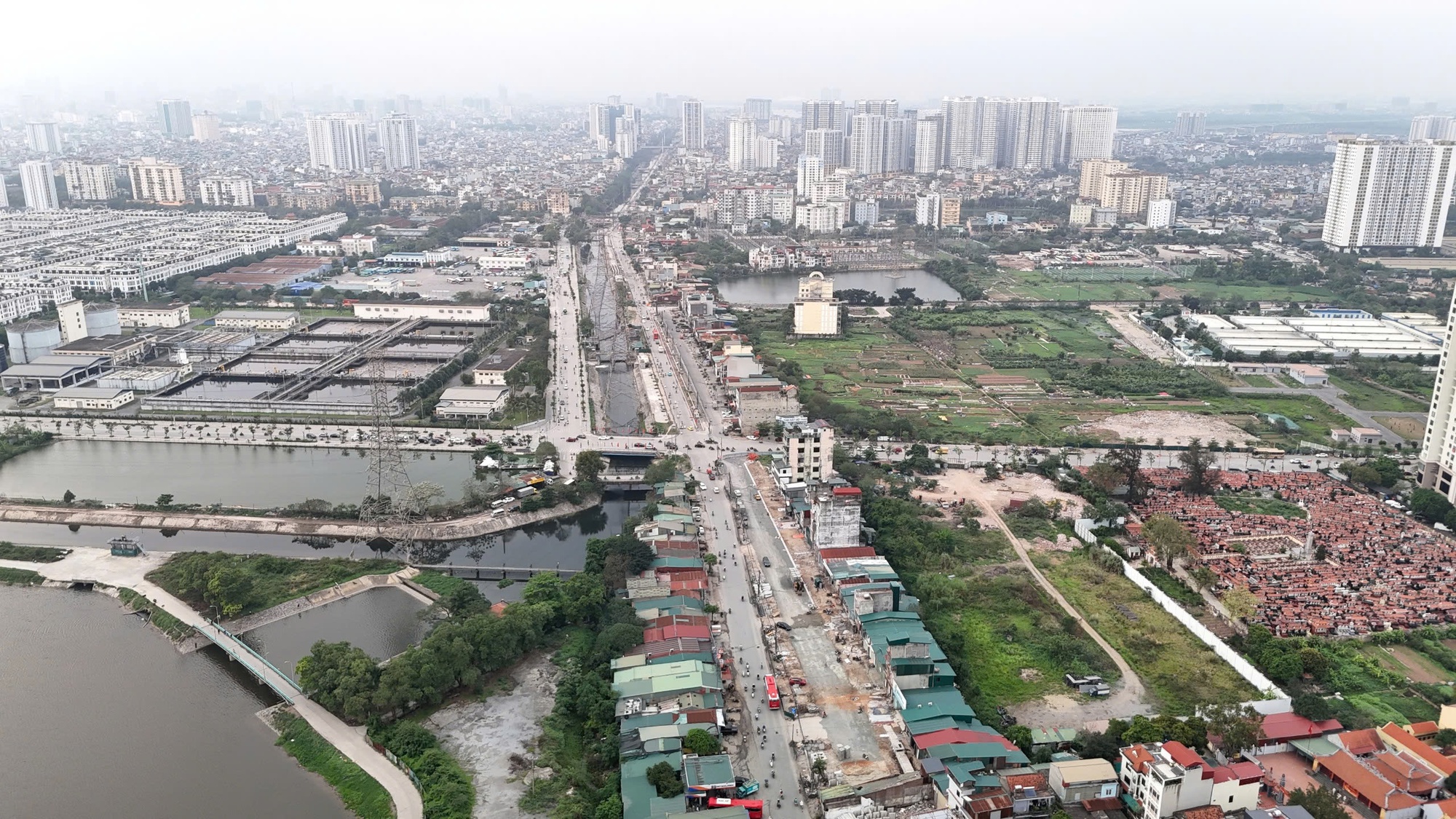 Sau 10 năm thi công, tuyến đường 3,5 km mới hoàn thành 500 m, vốn đội từ 2.066 tỉ lên 3.354 tỉ đồng - Ảnh 1
