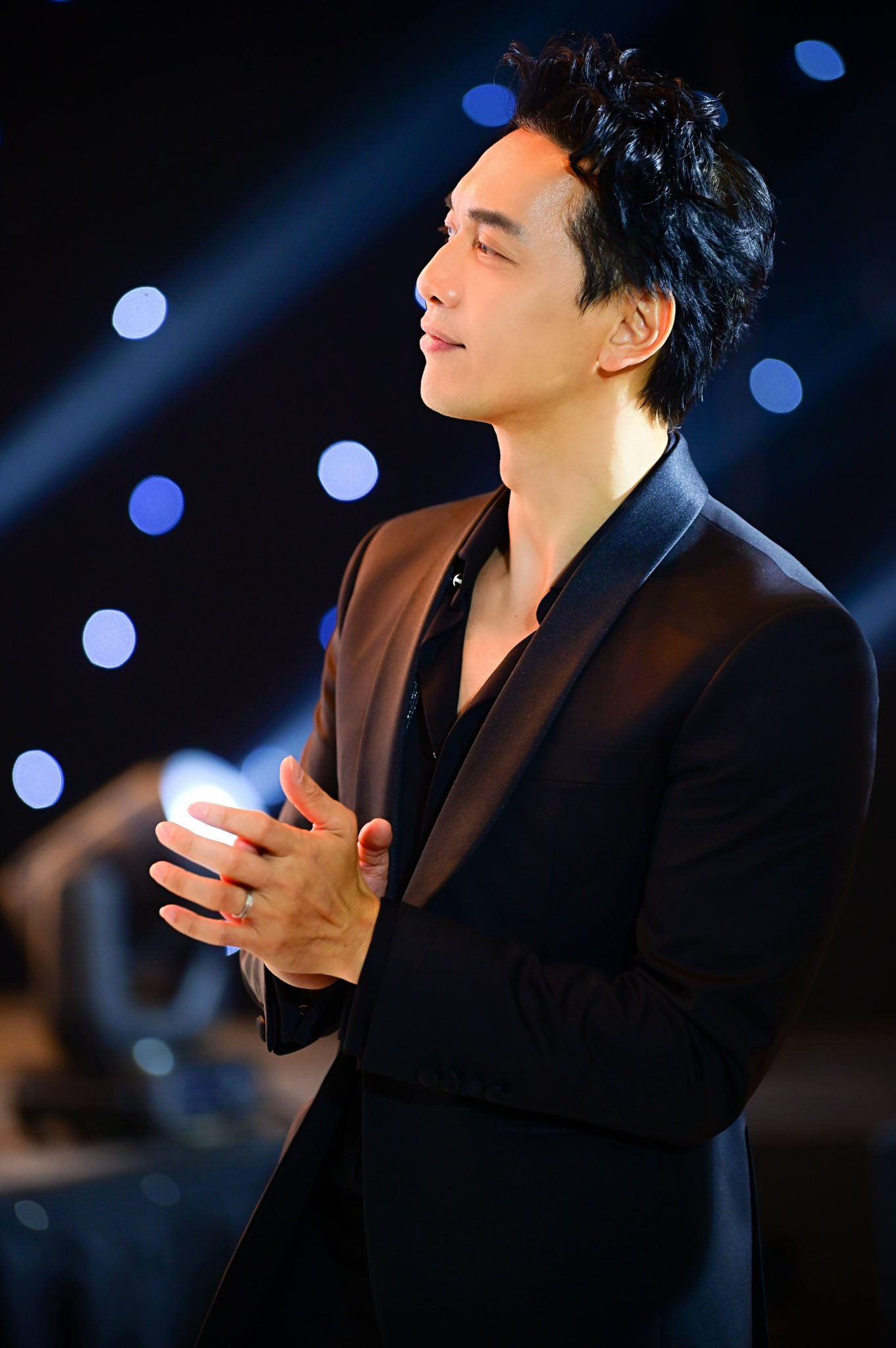 Chủ tịch ACB Trần Hùng Huy lại gây sốt: “Cứ như Soobin Hoàng Sơn phiên bản chủ tịch ngân hàng vậy” - Ảnh 11