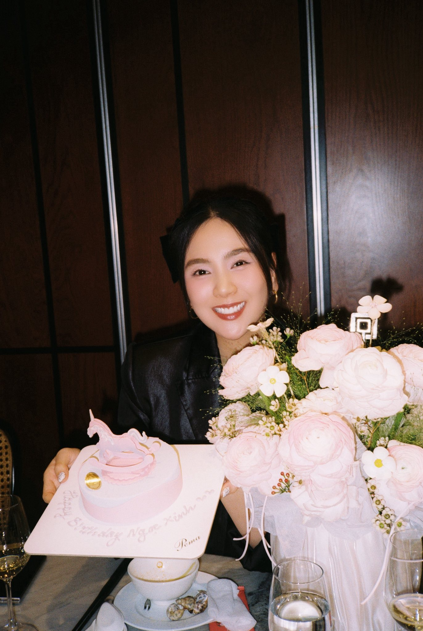 Hôn nhân của người đẹp VTV với chồng kém tuổi trong tòa nhà bề thế ở Bắc Ninh: Một bức ảnh hé lộ cuộc sống hiện tại - Ảnh 16