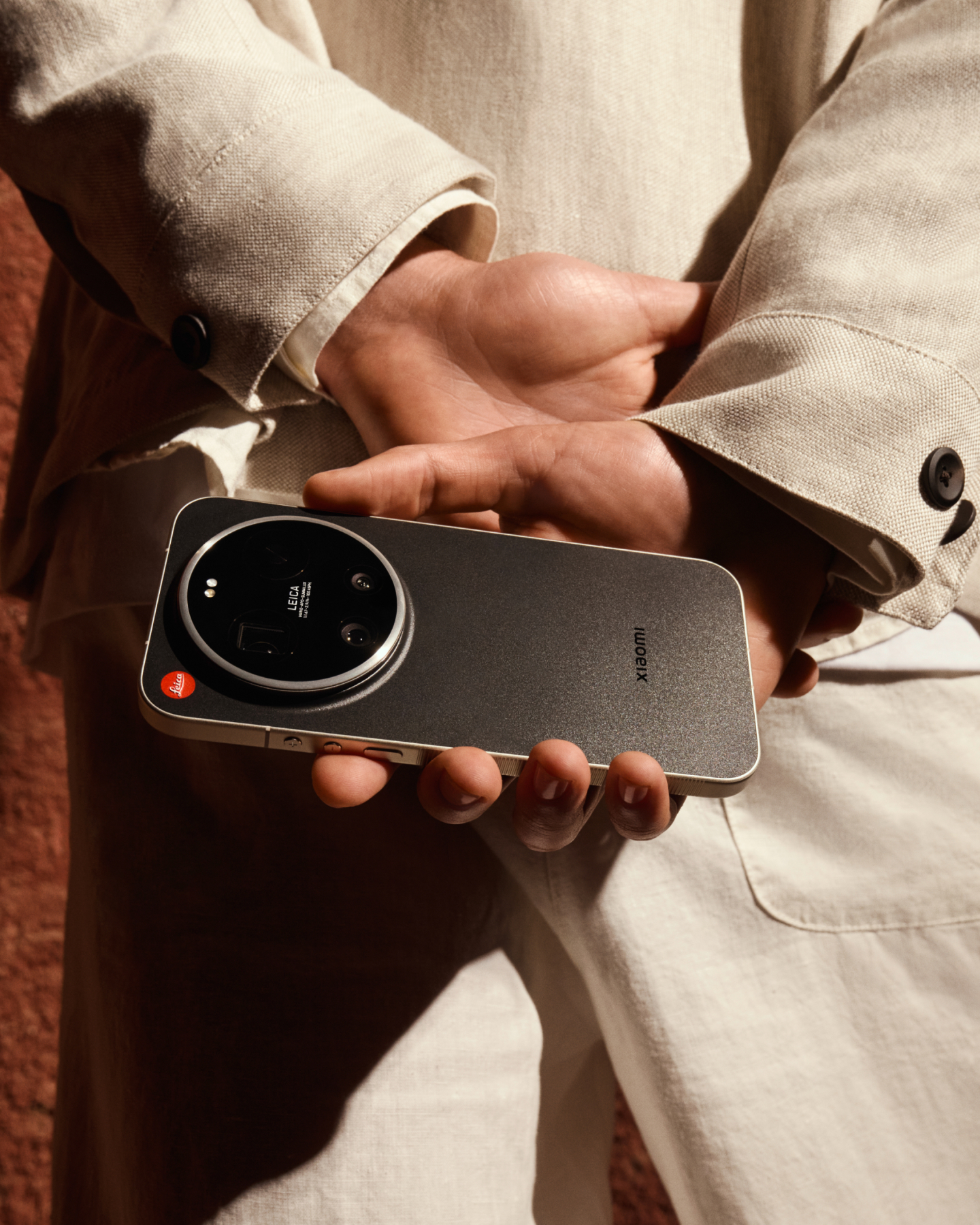 Không ngờ có ngày Xiaomi bán điện thoại giá 50 triệu - Ảnh 1