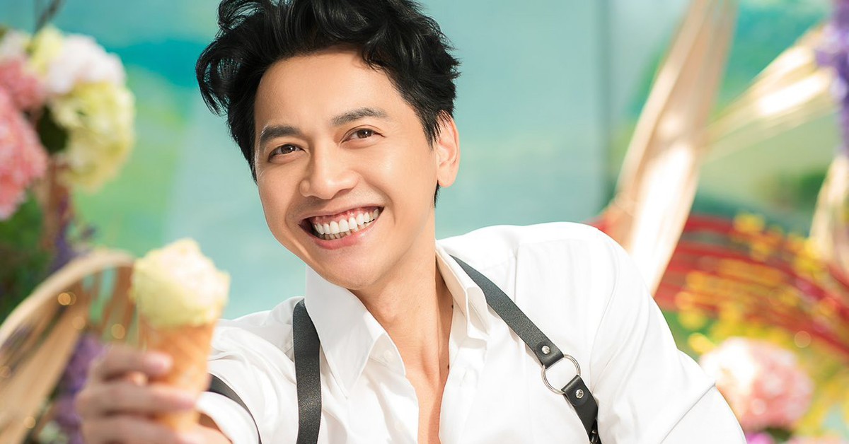 Khoảnh khắc ấm áp: 8 "soái ca" quyền lực của ACB lần đầu tiên cùng xuất hiện phát kem trong 3 giờ đồng hồ tặng nhân viên nữ nhân dịp 8/3