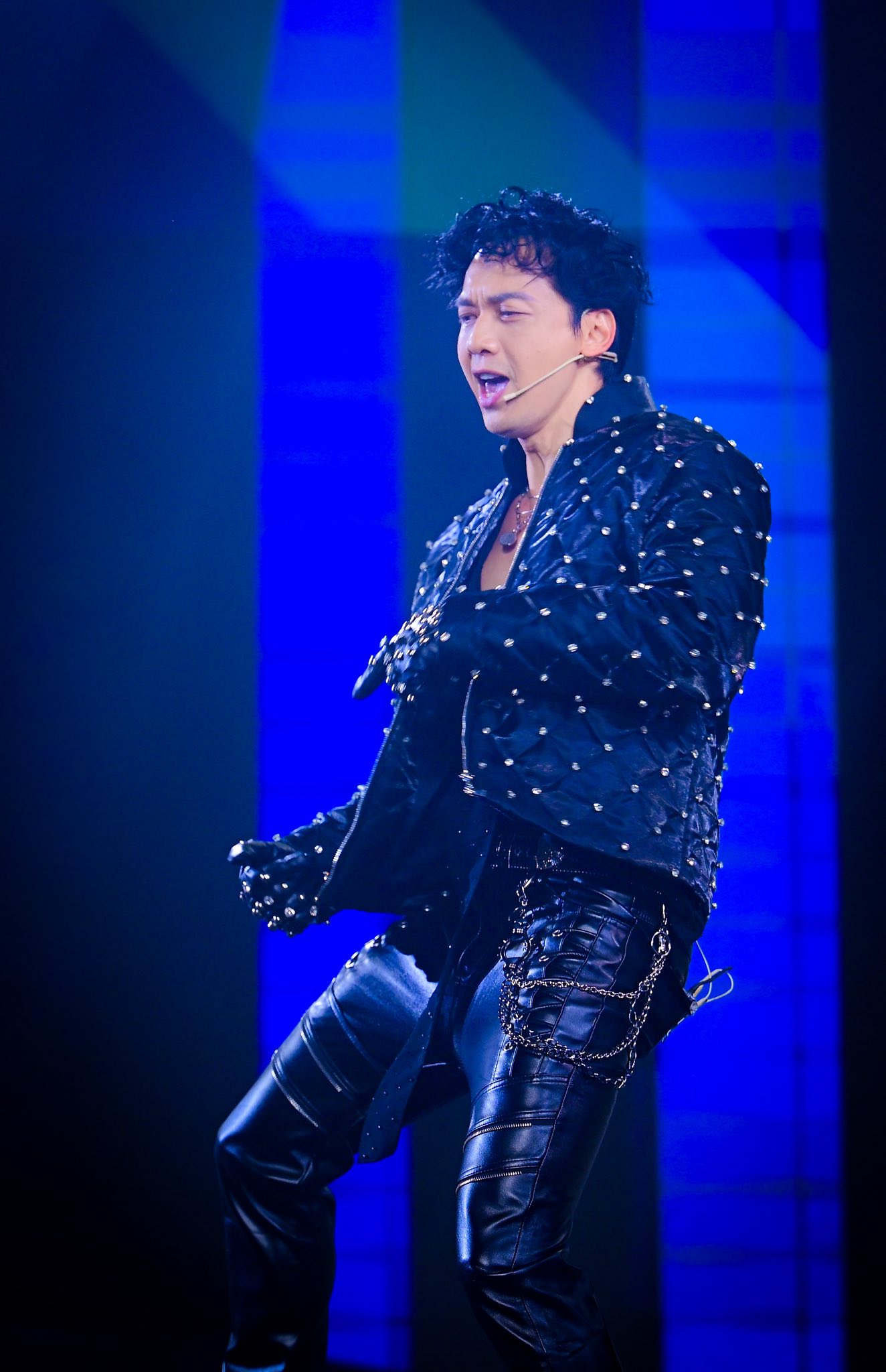 Chủ tịch ACB Trần Hùng Huy lại gây sốt: “Cứ như Soobin Hoàng Sơn phiên bản chủ tịch ngân hàng vậy” - Ảnh 5