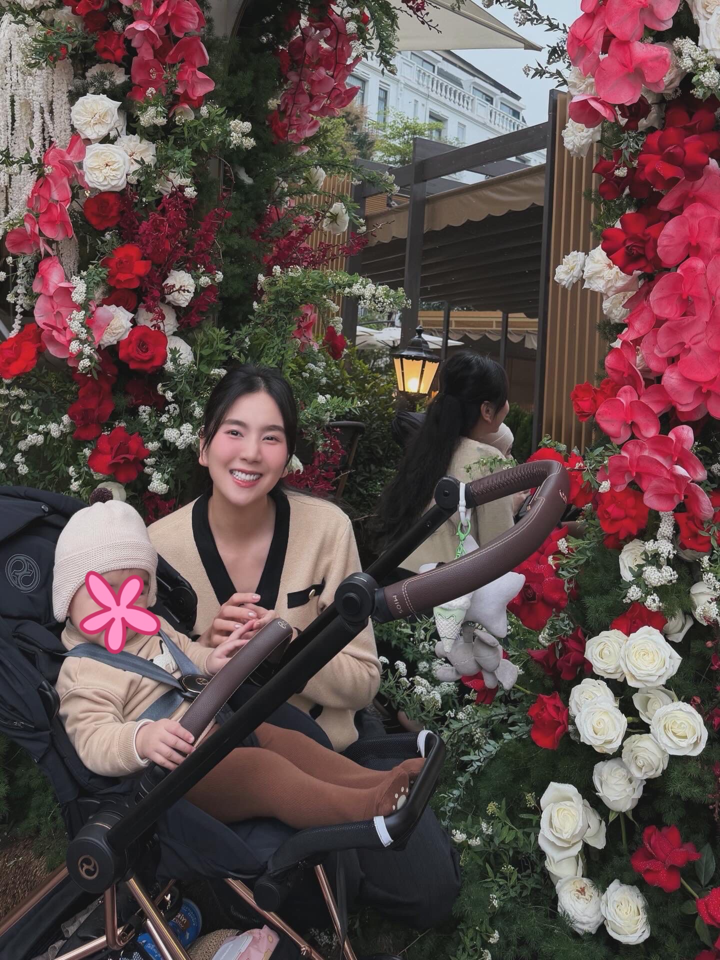 Hôn nhân của người đẹp VTV với chồng kém tuổi trong tòa nhà bề thế ở Bắc Ninh: Một bức ảnh hé lộ cuộc sống hiện tại - Ảnh 3