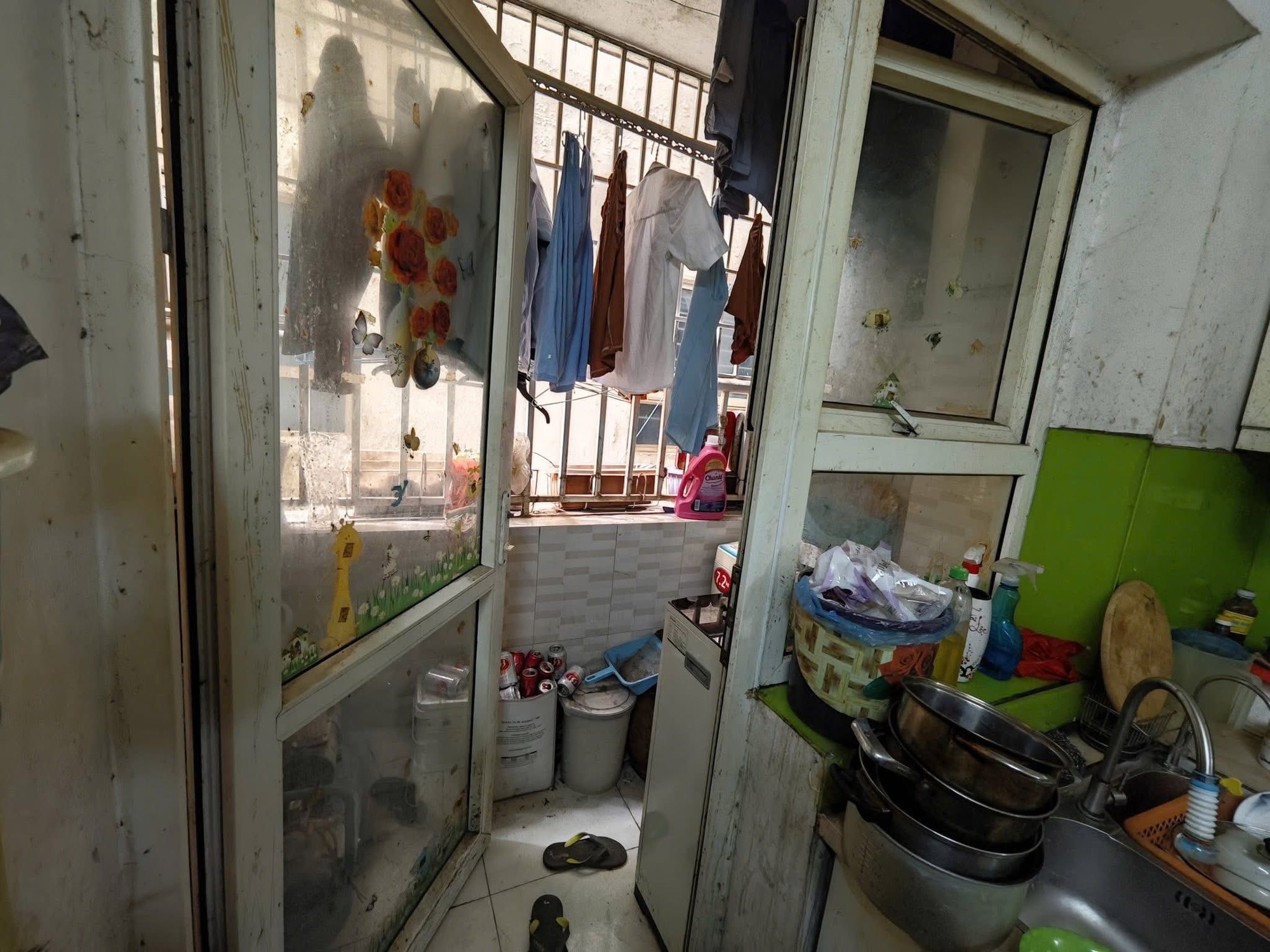 Căn hộ 58m2, mốc meo, không sổ rao bán 3 tỷ ở Hà Nội gây bão mạng: Chủ nhà lên tiếng bất ngờ - Ảnh 2