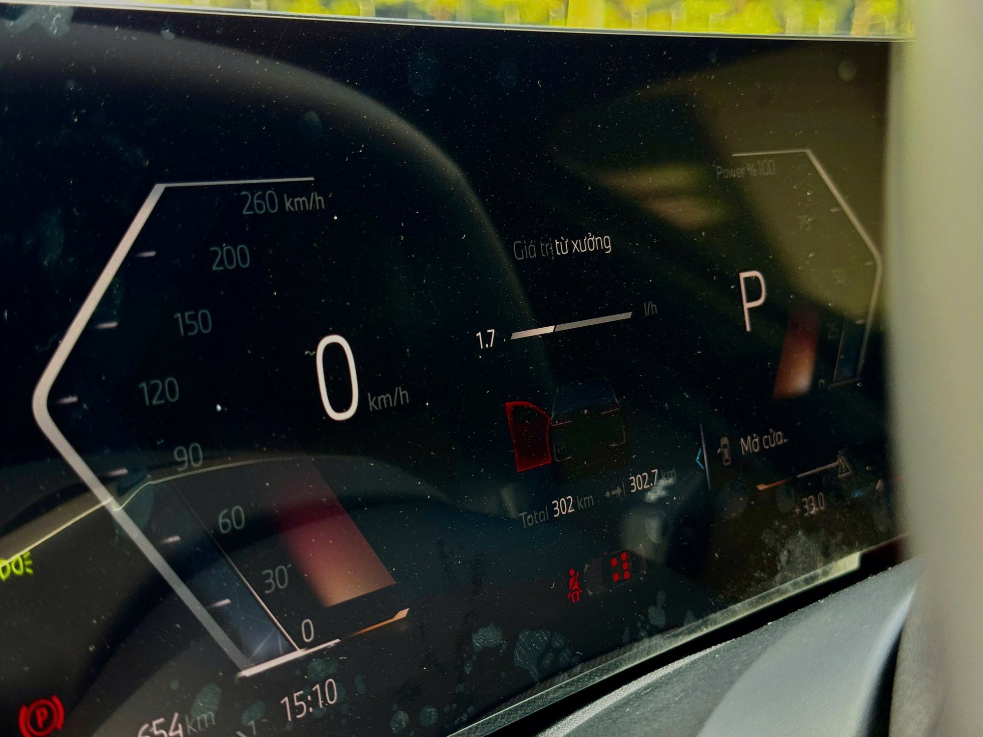 Lăn bánh chưa hết 1 bình xăng, chiếc BMW 520i đời mới này được rao bán rẻ hơn khoảng 300 triệu đồng so với giá hãng - Ảnh 7