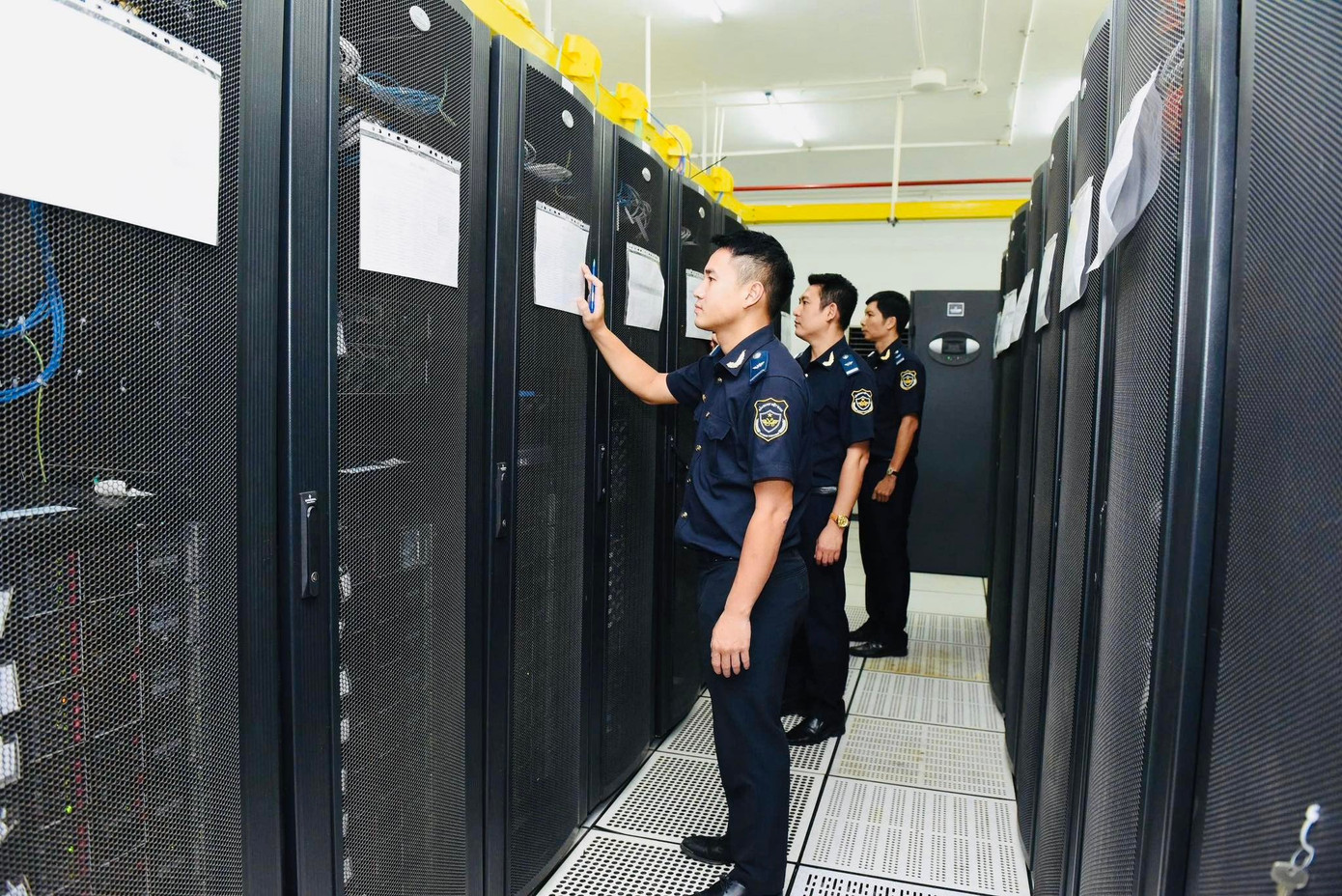 Cục Hải quan nói gì về tình trạng nghẽn mạng, chậm truyền tờ khai? - Ảnh 1