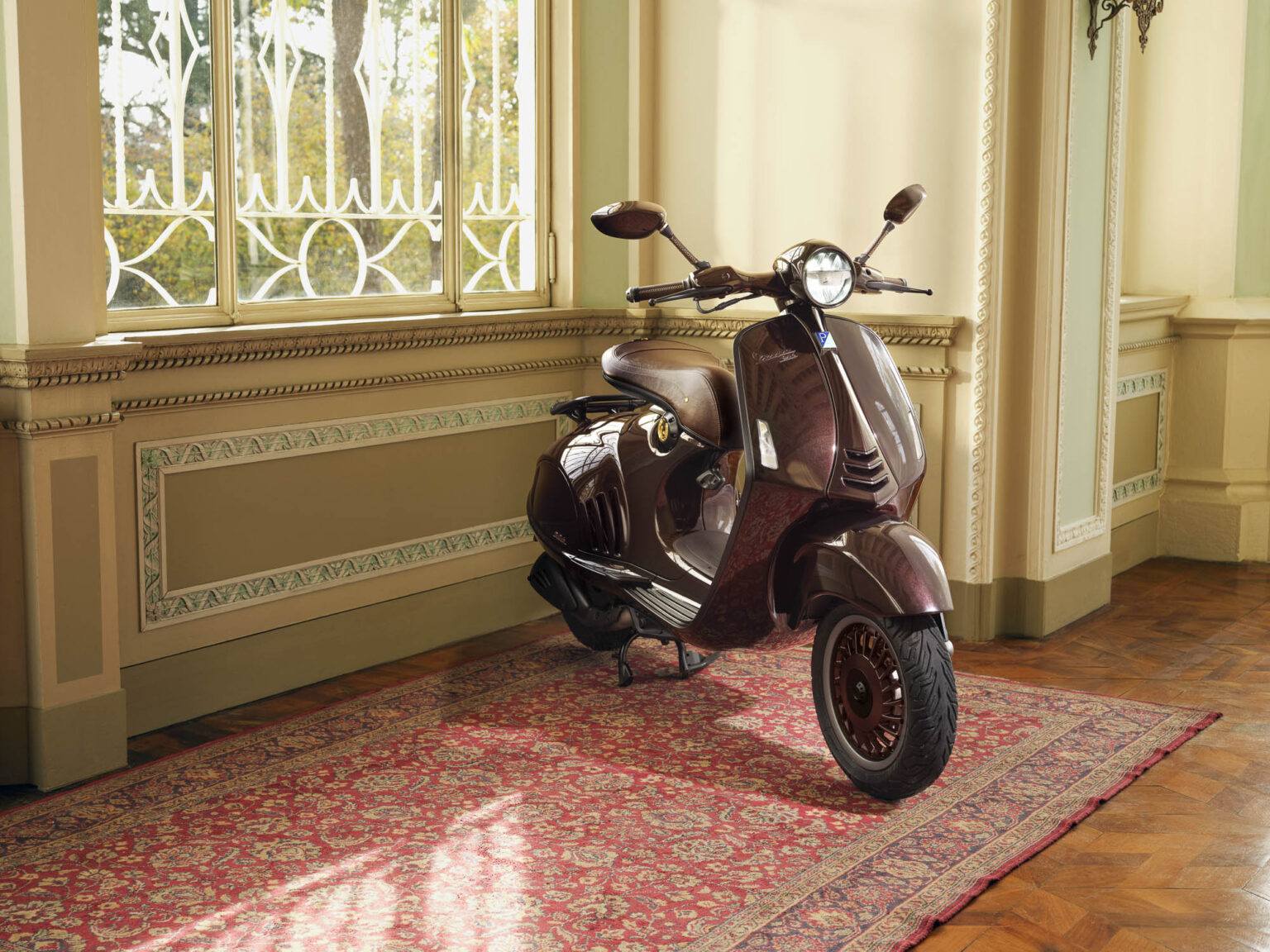 Xe Vespa giá 550 triệu đồng đẹp cỡ này! - Ảnh 3