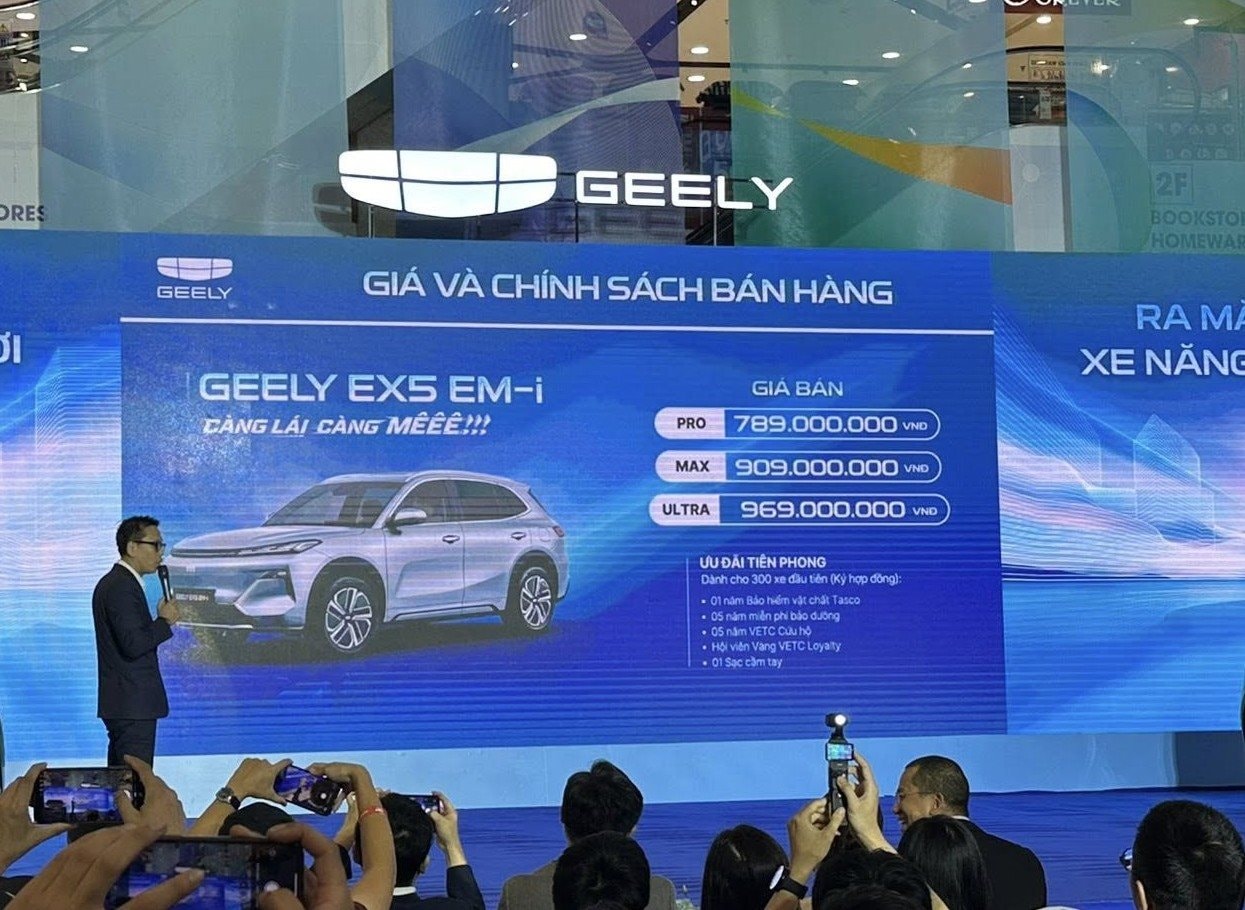 Geely ra mắt đối thủ Mazda CX-5 tại Việt Nam: vừa lập kỷ lục chạy hơn 1.800 km một lần nạp nhiên liệu, giá từ 789 triệu đồng - Ảnh 1