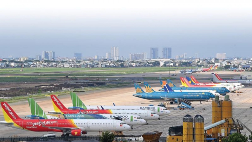 Giá nhiên liệu Jet A-1 tăng mạnh, hãng hàng không nói về việc tăng giá vé máy bay - Ảnh 1