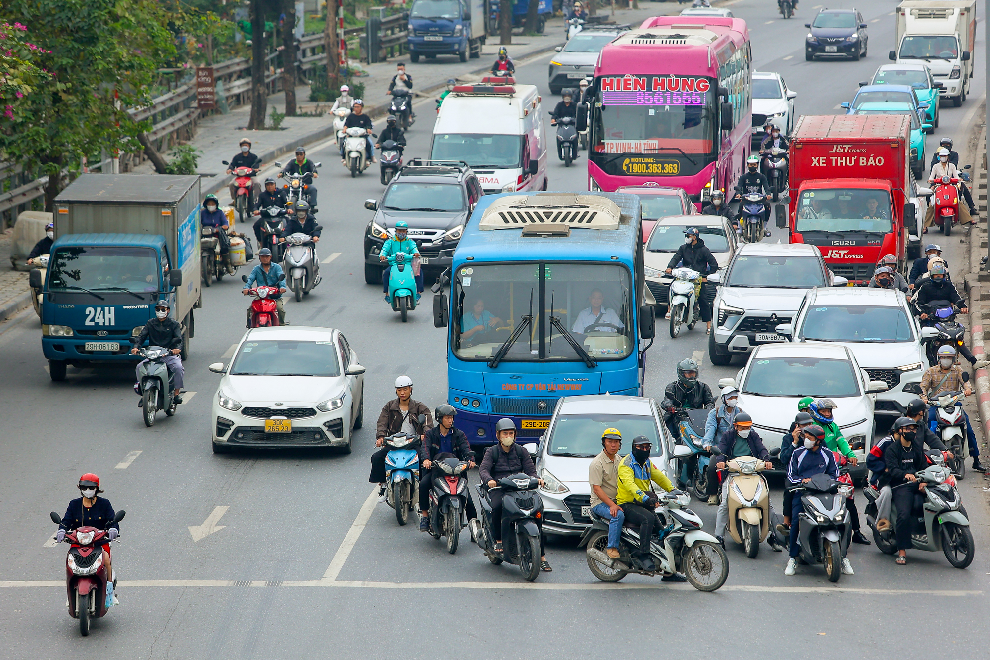 Toàn cảnh trục đường sẽ được đầu tư 153.000 tỷ để mở rộng lên 90 m, nối trung tâm Hà Nội với đại đô thị lớn nhất Việt Nam của Vinhomes - Ảnh 7