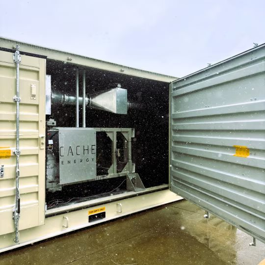 Startup 10 người thách thức pin Lithium, kỹ thuật 2.000 năm tuổi bất ngờ gây chú ý trở lại trong bối cảnh khủng hoảng năng lượng - Ảnh 2