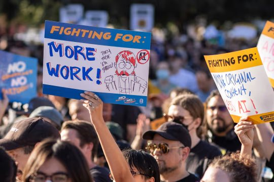 Nỗi lo sa thải hàng loạt bao trùm Phố Wall - Ảnh 3