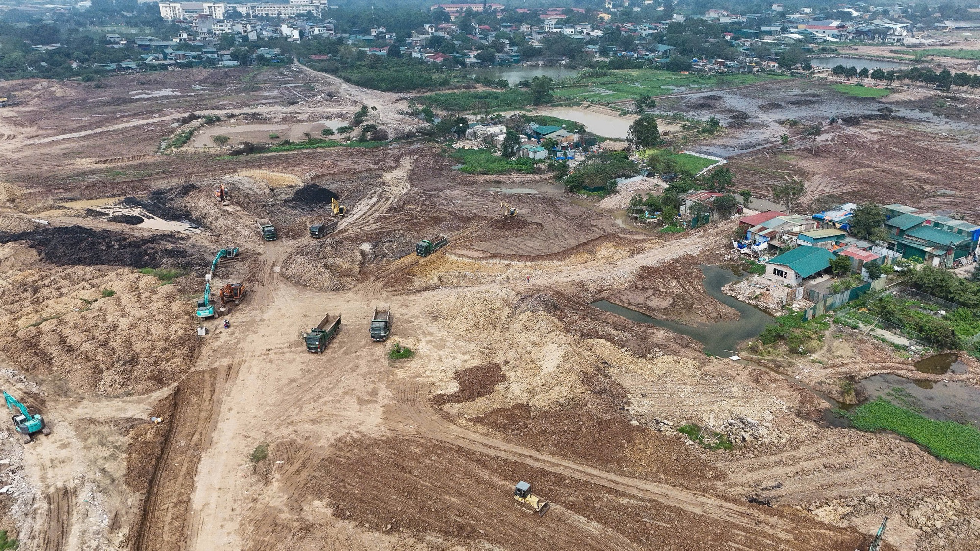 Bên trong đại công trường thi công hồ điều hoà rộng hơn 36 ha - Ảnh 5