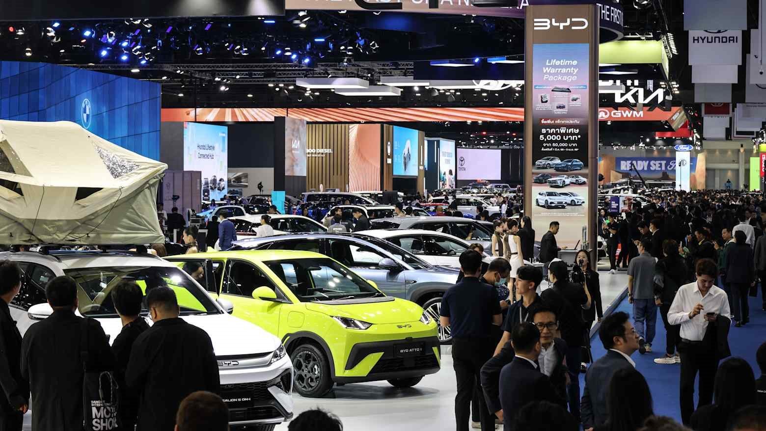 Giá xăng dầu nhảy múa vì căng thẳng Iran: Xe điện 'lên ngôi' tại Đông Nam Á, có ông lớn hạ giá bán lên tới hơn 12.000 USD/1 xe - Ảnh 2