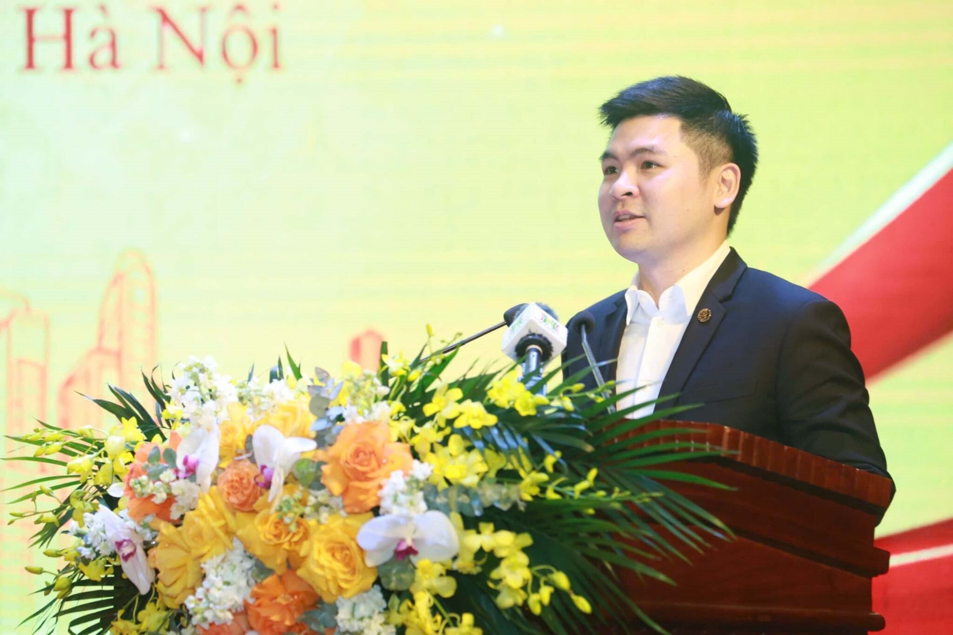 Lần đầu tiếp xúc cử tri vận động bầu cử đại biểu HĐND Hà Nội, Phó Chủ tịch T&T Đỗ Vinh Quang nói gì? - Ảnh 1