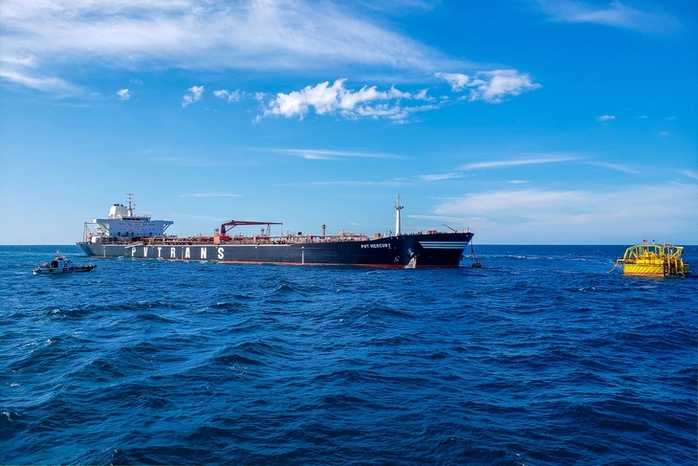 Nhà máy Lọc dầu Dung Quất vận hành cao độ, có nguồn nguyên liệu nhập từ 2 tập đoàn Mỹ - Ảnh 1