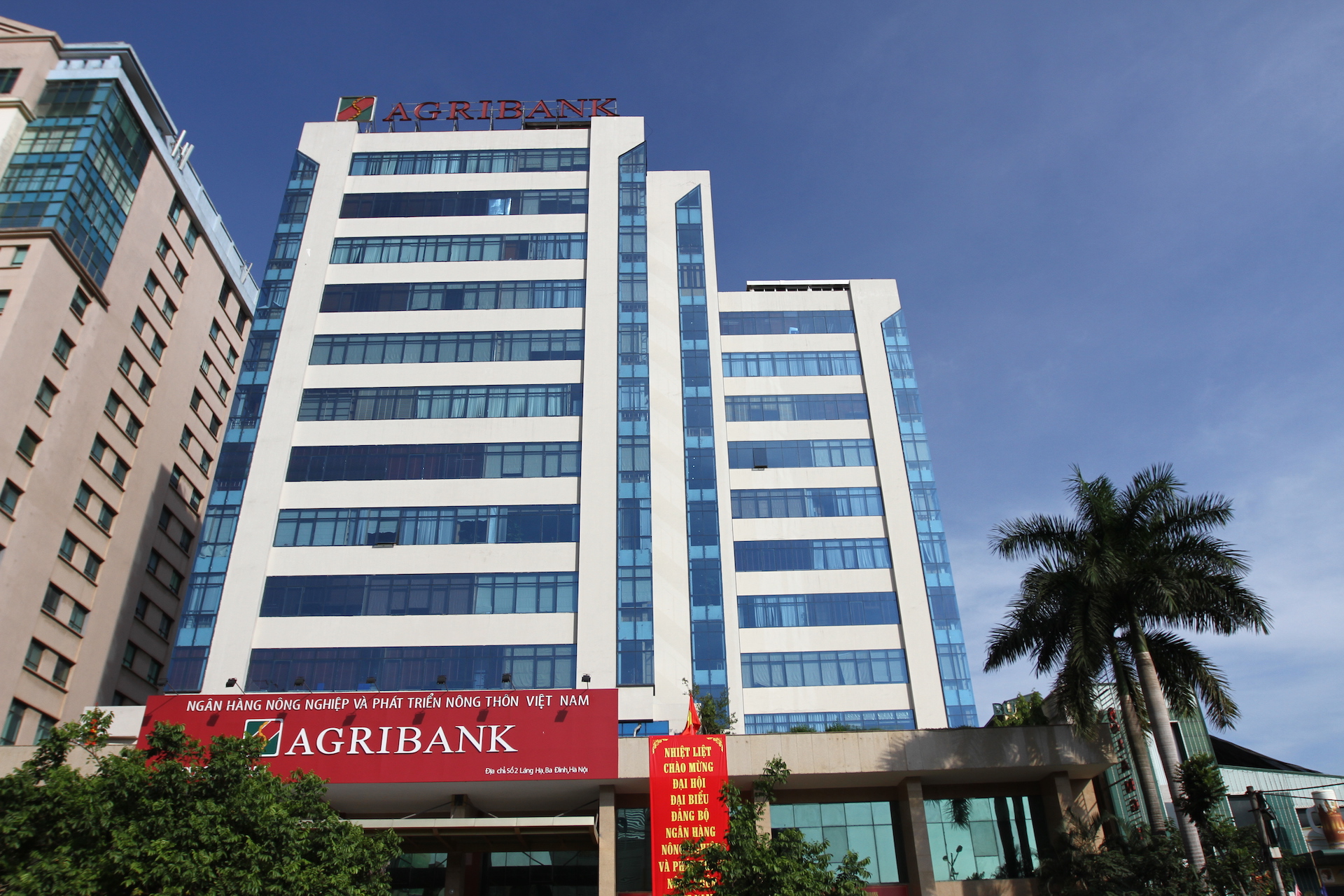 Agribank tuyển cùng lúc 8 vị trí lãnh đạo tại Hội sở - Ảnh 1