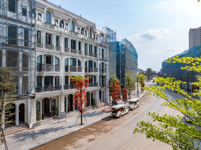 Chạy xuyên dự án của Sunshine Group, đường nối Hoàng Quốc Việt kéo dài giờ ra sao? - Ảnh 6