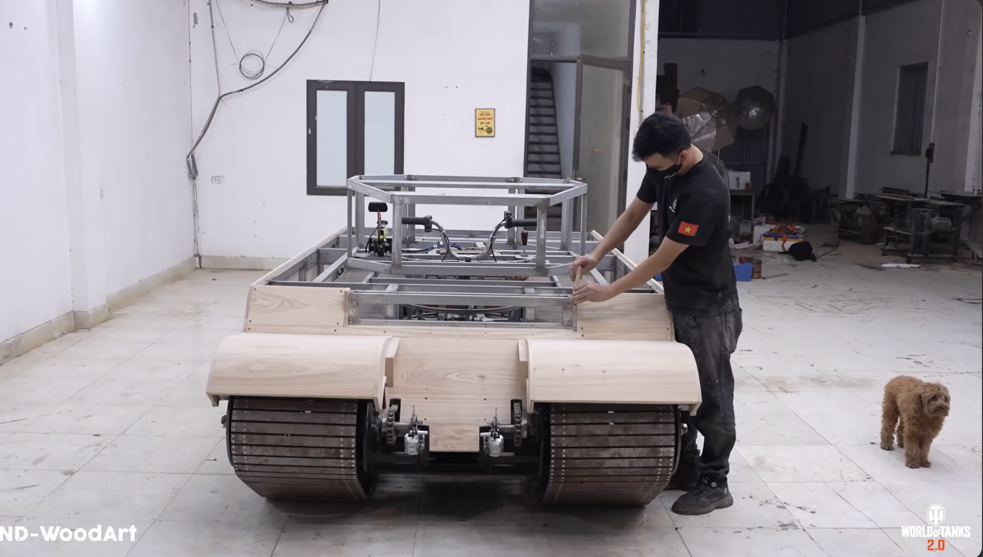 Bố người ta trong truyền thuyết: Tự chế mô hình xe tăng gỗ cực ‘khủng’ cho con trai, vận hành như thật khiến cộng đồng mạng ngả mũ - Ảnh 4