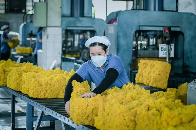 Xuất khẩu nông sản Việt 'ngấm đòn' chiến sự Trung Đông - Ảnh 1