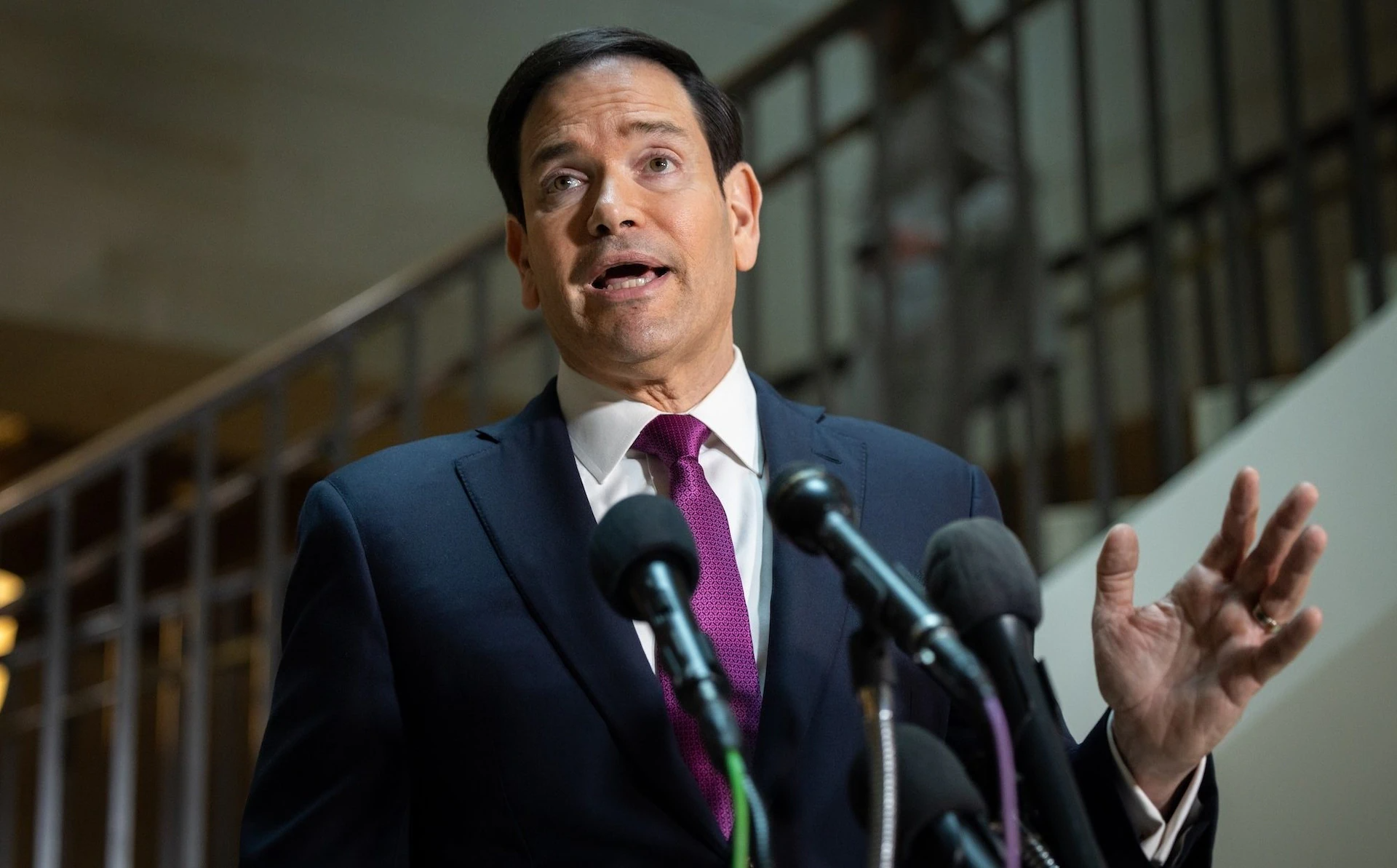 Vết nứt ở Washington giữa cuộc chiến với Iran - Ảnh 1