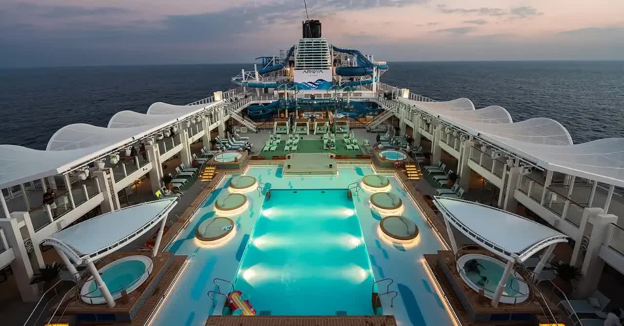 Ác mộng của nhà giàu: Hàng ngàn hành khách đang mắc kẹt trên các du thuyền tại Trung Đông, không thể đi tiếp cũng không thể về nhà - Ảnh 2