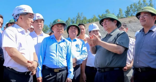 Thủ tướng thị sát dự án cao tốc Quảng Ngãi - Hoài Nhơn hơn 20.000 tỷ