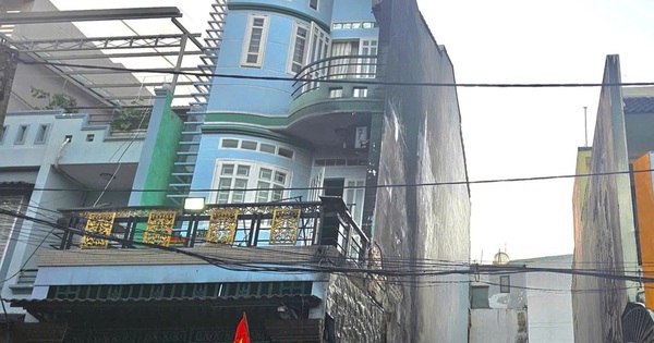 Cháy ở TPHCM, đe dọa 2 căn nhà