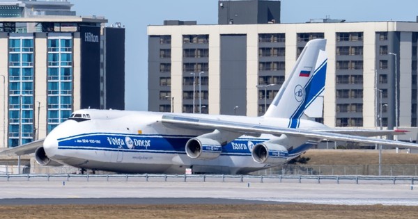 Giằng co với Moscow, quốc gia G7 tìm cách tịch thu máy bay cao ngang toà nhà 7 tầng của Nga, hứa sẽ trao cho Ukraine