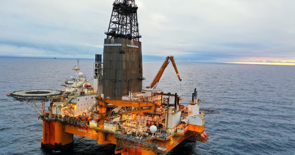 Khoan thẳng đứng 3.872m xuống đáy biển, phát hiện một mỏ dầu khổng lồ dày hơn 200m, trữ lượng lên đến 89 triệu thùng dầu
