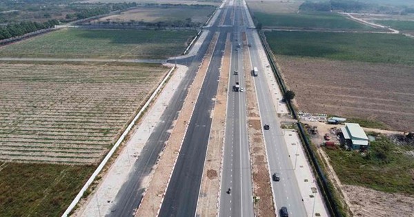 Đồng Nai chỉ đạo "nóng" liên quan tiến độ 2 tuyến đường kết nối với sân bay Long Thành