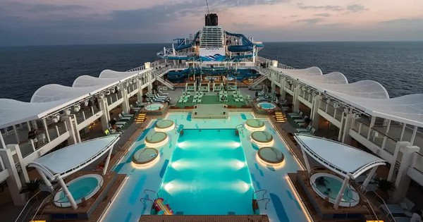 Ác mộng của nhà giàu: Hàng ngàn hành khách đang mắc kẹt trên các du thuyền tại Trung Đông, không thể đi tiếp cũng không thể về nhà