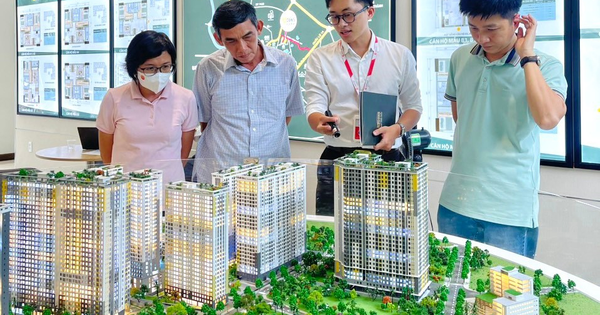 Lãi suất tăng, áp lực đè nặng lên vai người mua nhà